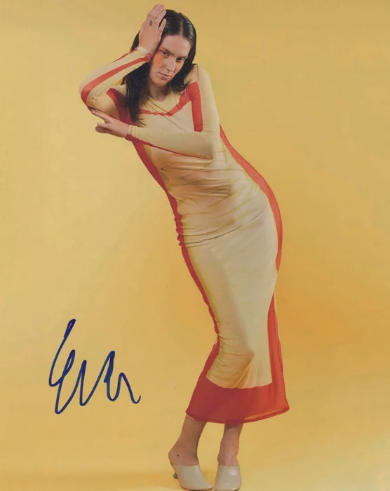 Eva Victor autograph