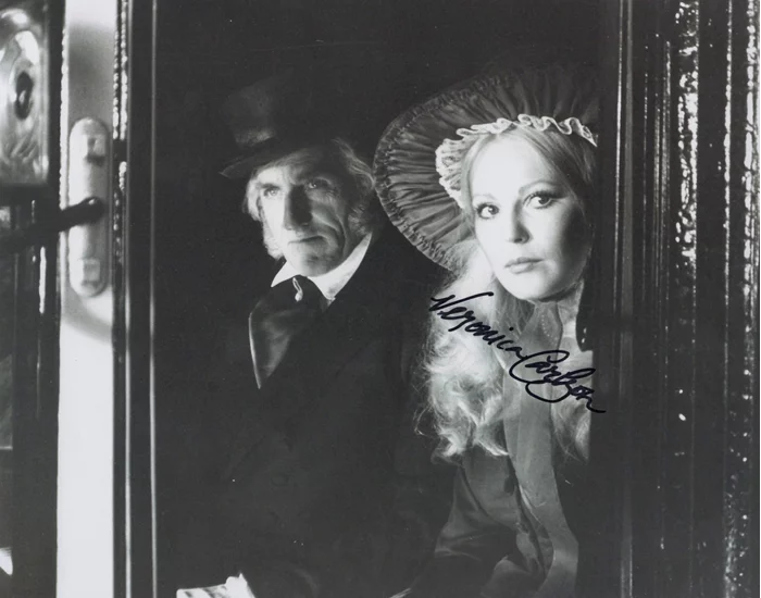 Veronica Carlson autograph