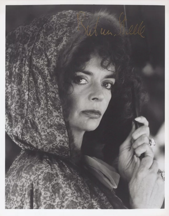 Barbara Steele autograph