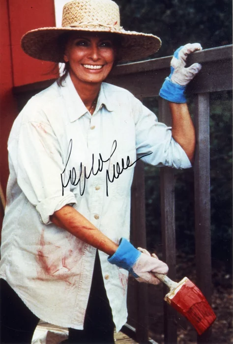 Sophia Loren autograph