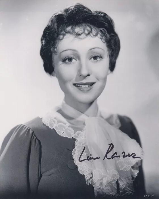 Luise Rainer autograph