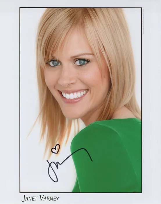 Janet Varney autograph
