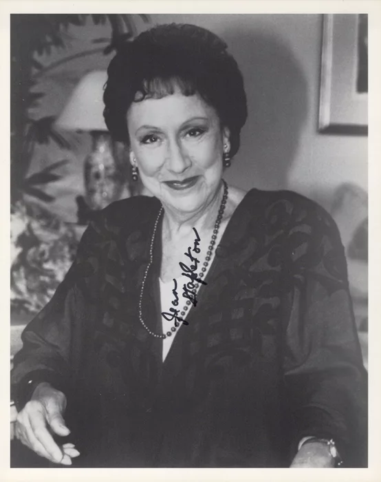 Jean Stapleton autograph