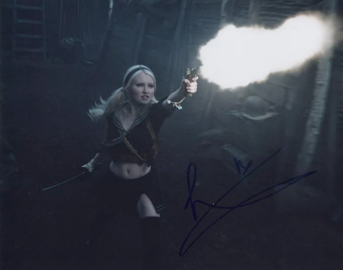 Emily Browning autograph