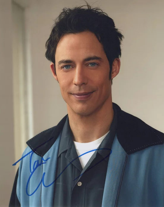 Tom Cavanagh autograph