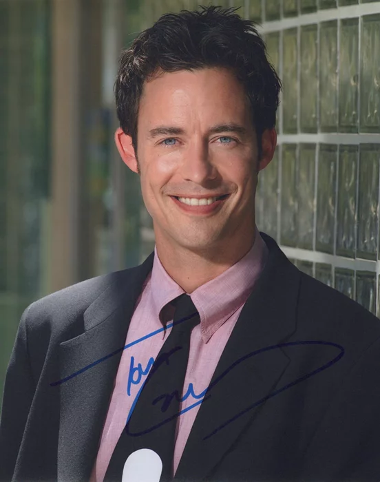 Tom Cavanagh autograph