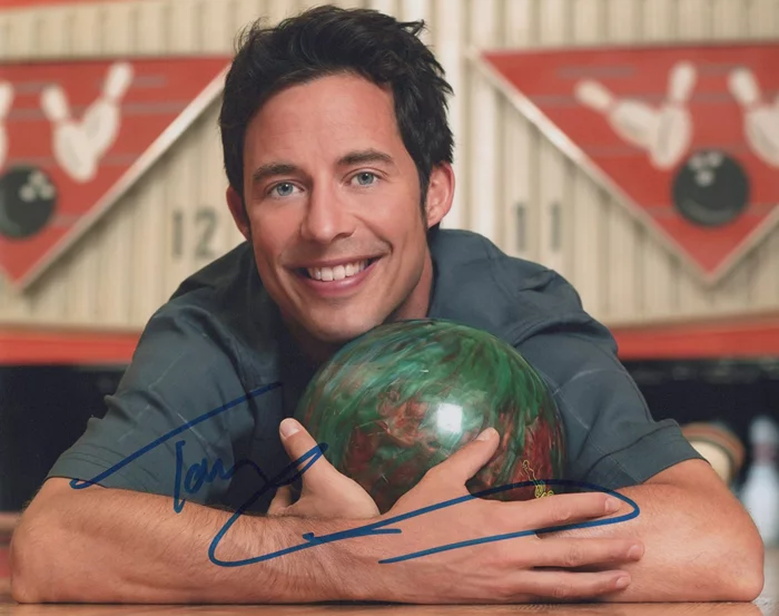 Tom Cavanagh autograph