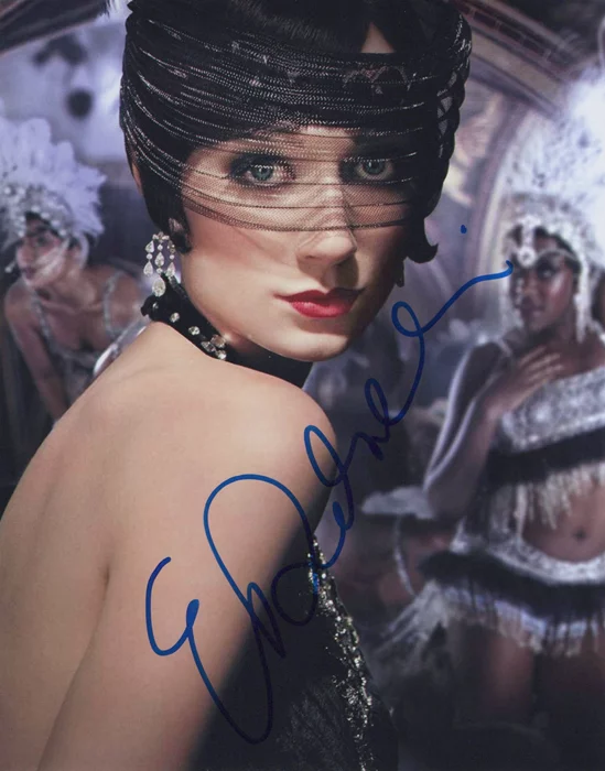 Elizabeth Debicki autograph