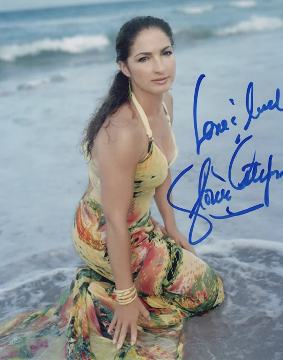 Gloria Estefan autograph