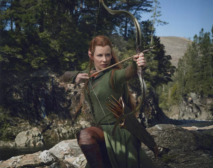 Evangeline Lilly autograph