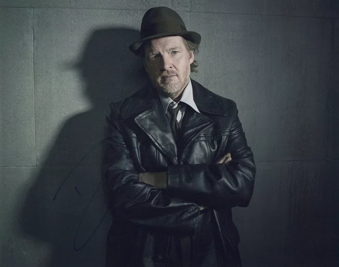 Donal Logue autograph