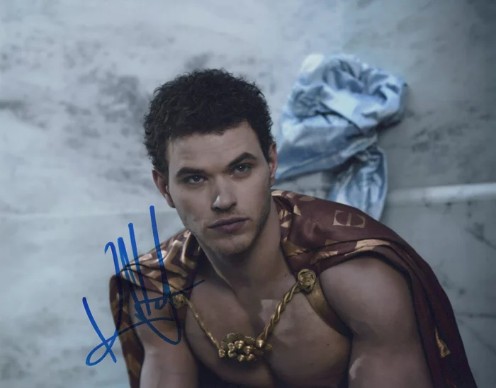 Kellan Lutz autograph
