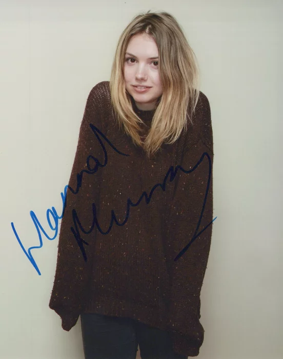 Hannah Murray autograph
