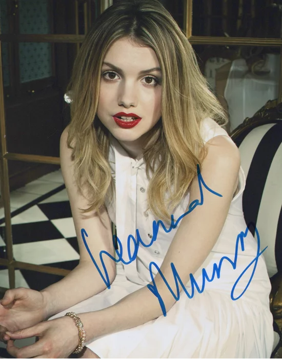Hannah Murray autograph