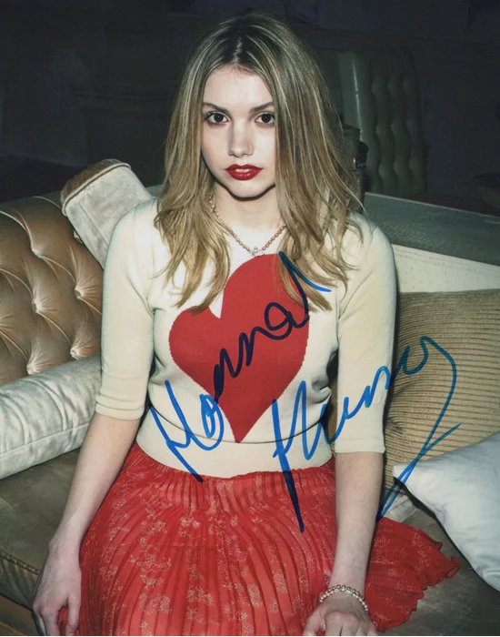 Hannah Murray autograph