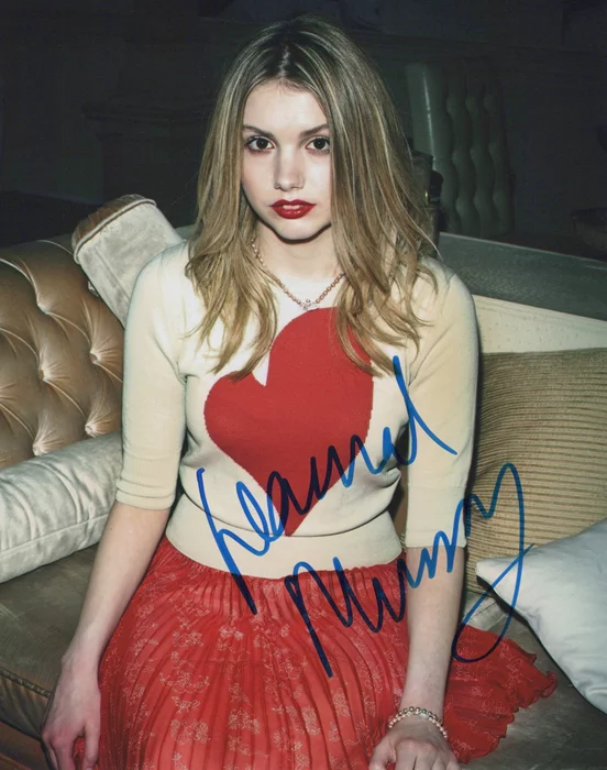 Hannah Murray autograph