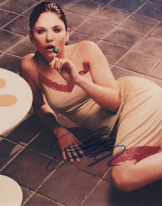 Jodi Lyn O'Keefe autograph