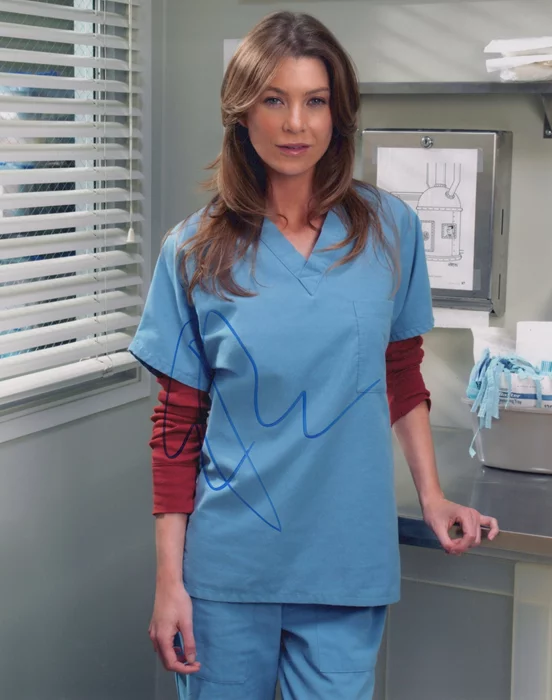 Ellen Pompeo autograph