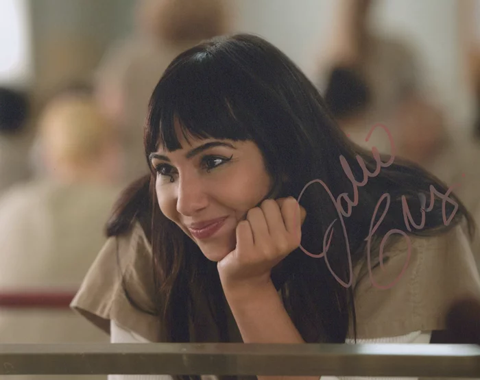 Jackie Cruz autograph