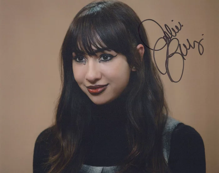 Jackie Cruz autograph