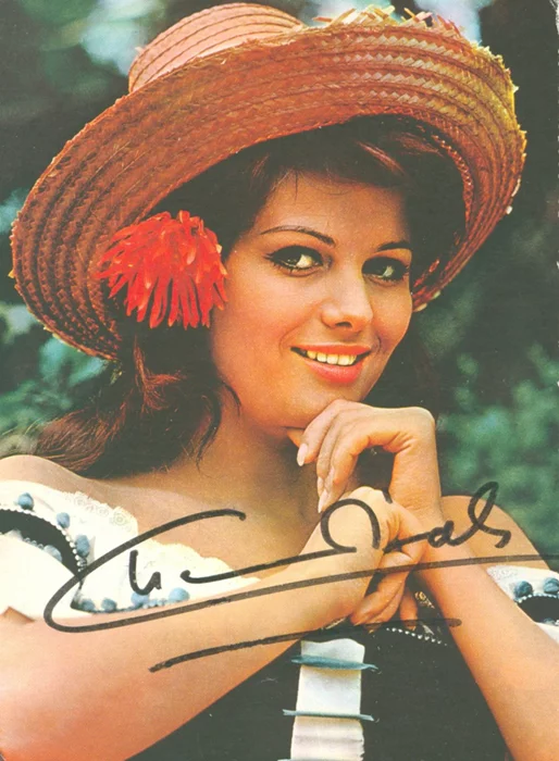 Claudia Cardinale autograph