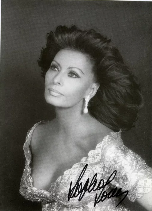Sophia Loren autograph