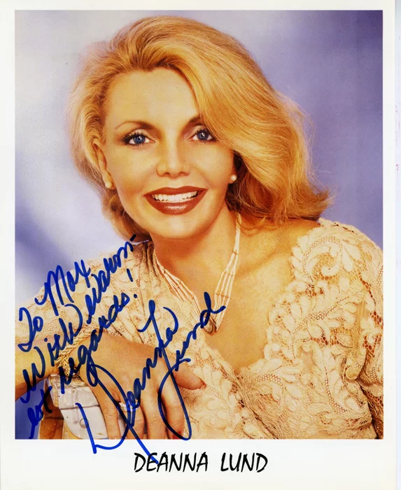 Deanna Lund autograph
