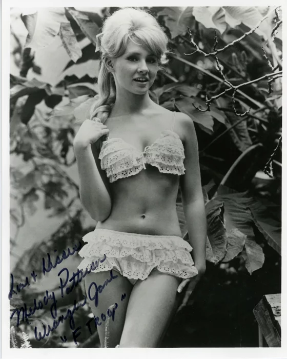 Melody Patterson autograph