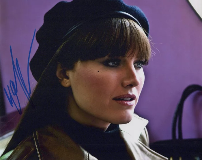 Malin Akerman autograph