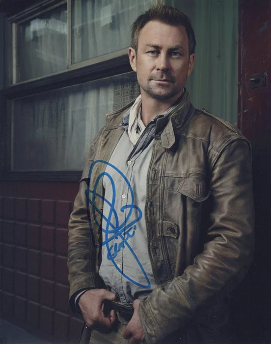 Grant Bowler autograph