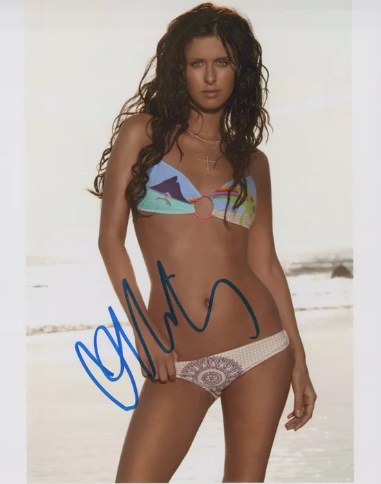 Nikki Hilton autograph