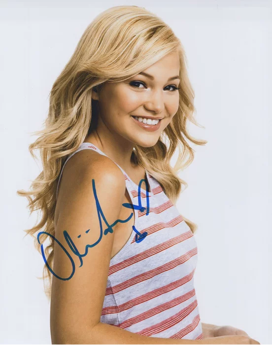 Olivia Holt autograph