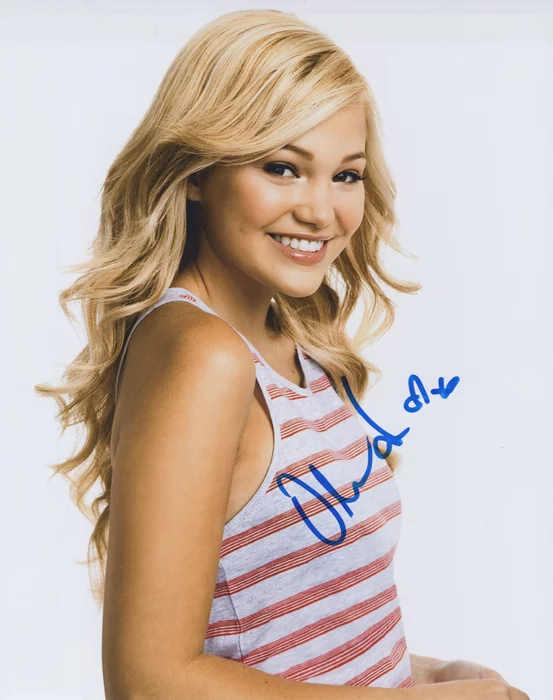 Olivia Holt autograph