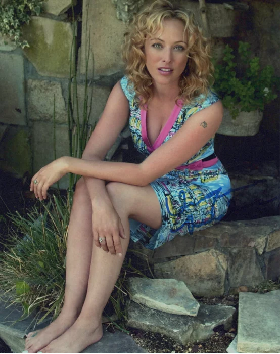 Virginia Madsen autograph