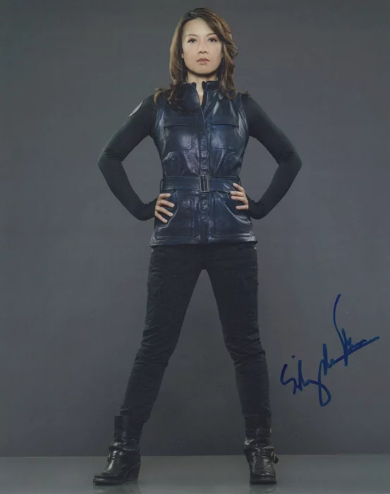 Ming-Na autograph