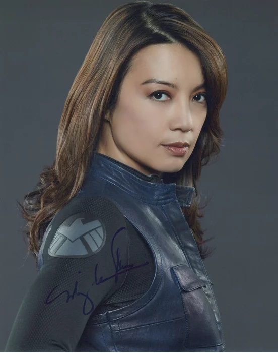Ming-Na autograph