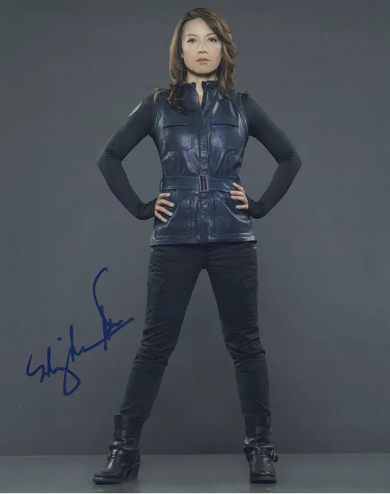 Ming-Na autograph
