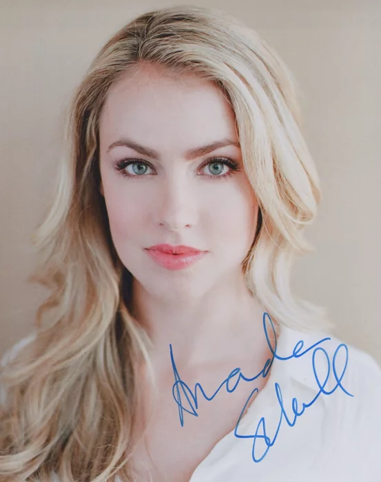 Amanda Schull autograph