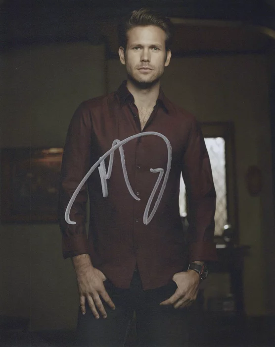 Matthew Davis autograph