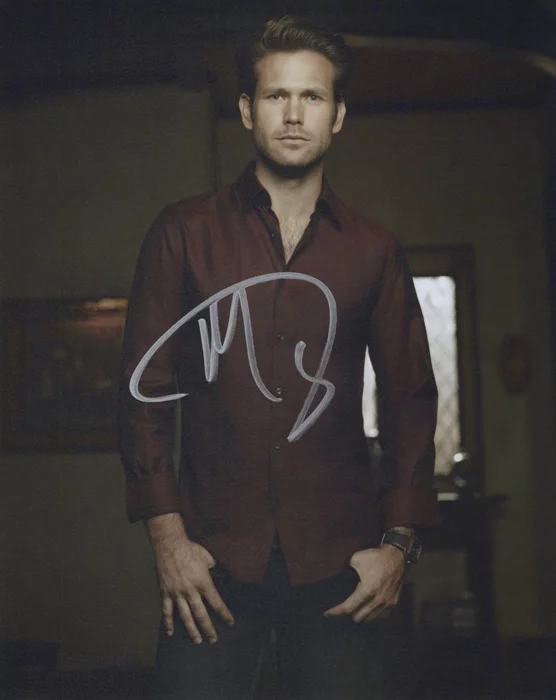 Matthew Davis autograph