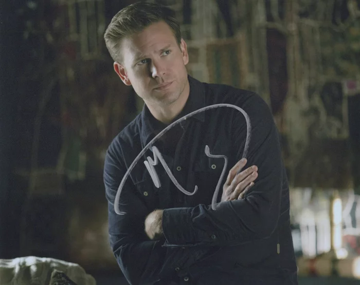 Matthew Davis autograph