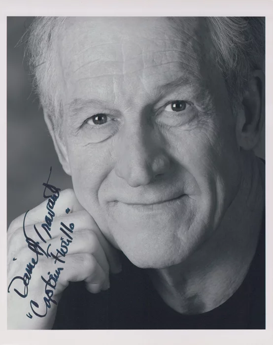 Daniel J. Travanti autograph