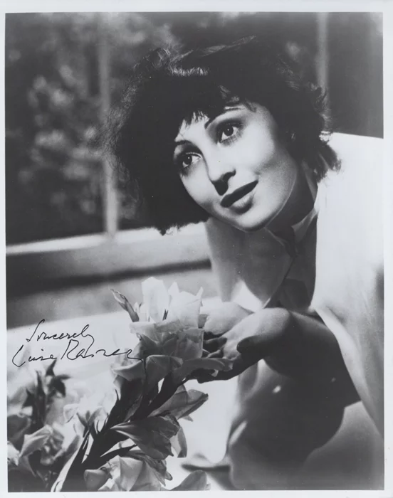 Luise Rainer autograph