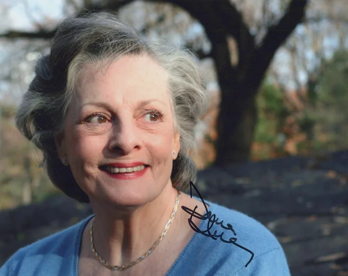 Dana Ivey autograph