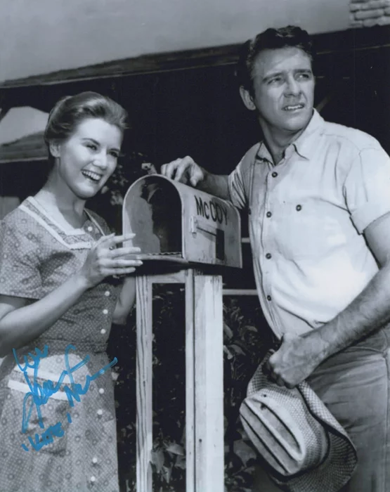 Kathleen Nolan autograph