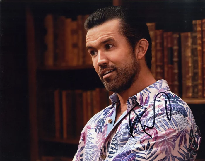 Rob McElhenney autograph