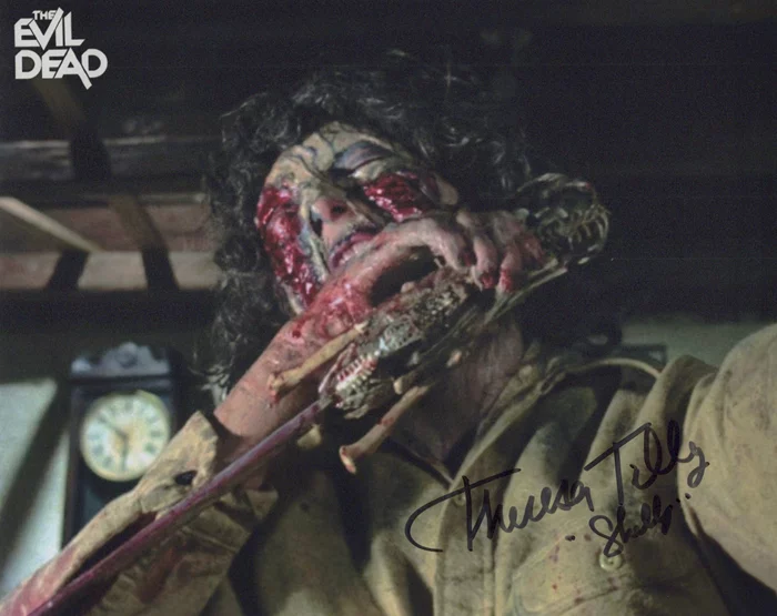 Theresa Tilly autograph