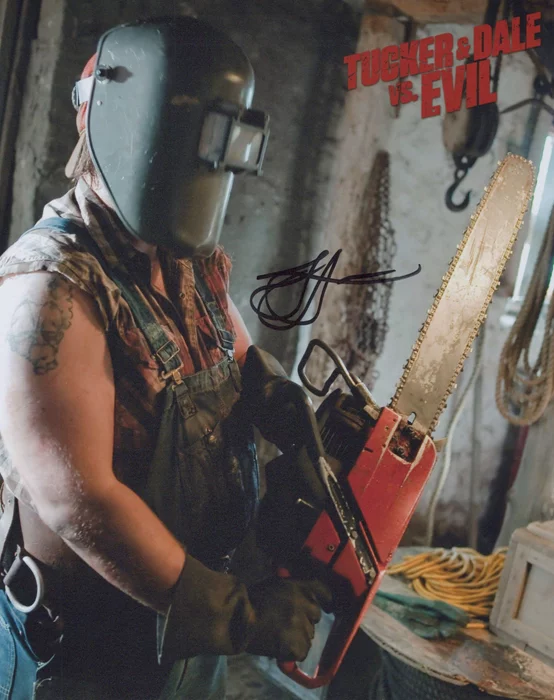 Tyler Labine autograph