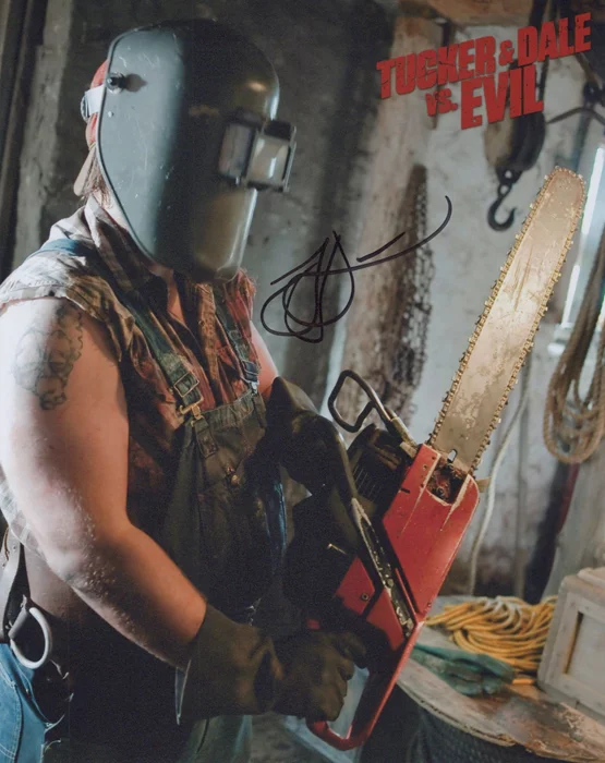 Tyler Labine autograph