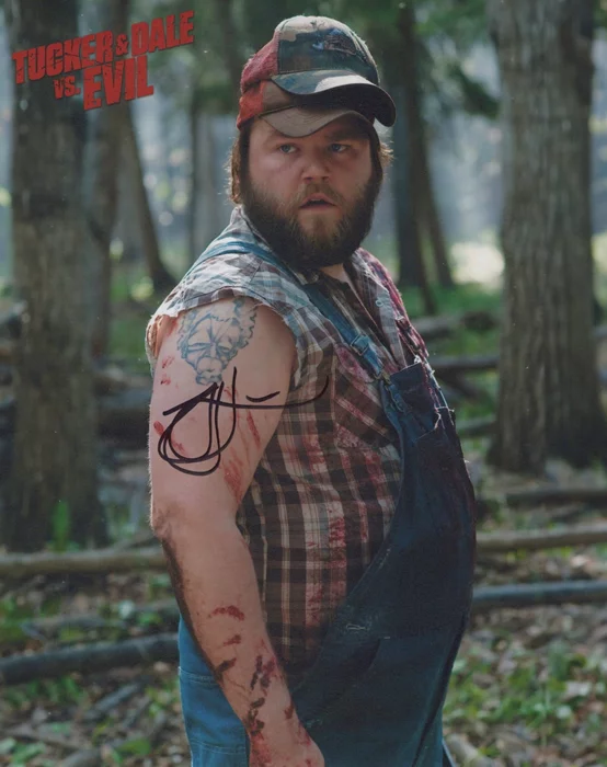 Tyler Labine autograph